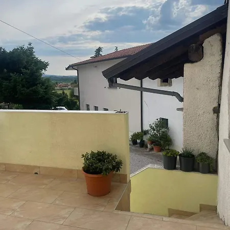 Apartma Saaan Apartment *