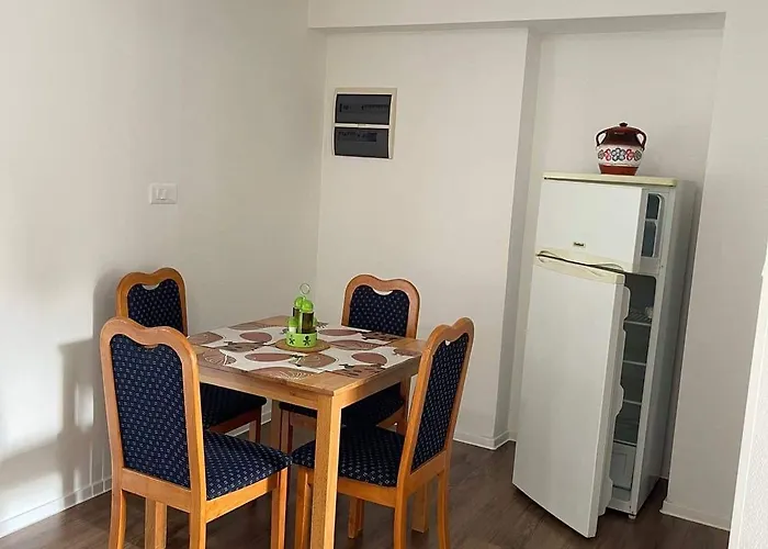 公寓 Apartma Saaan Sempas